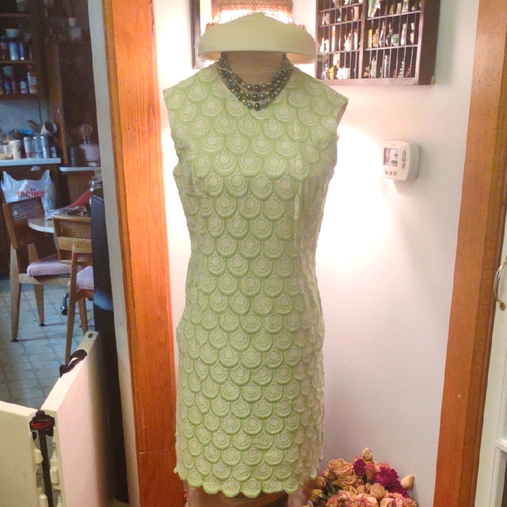 Elegant Green Sleeveless Dress